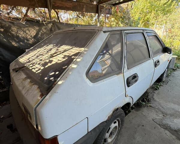 ВАЗ 2109 1997 в Запорожье на Automoto.ua Белый ВАЗ 2109, объемом двигателя 1.5 л и пробегом 300 тыс. км за 950 $, фото 3 на Automoto.ua