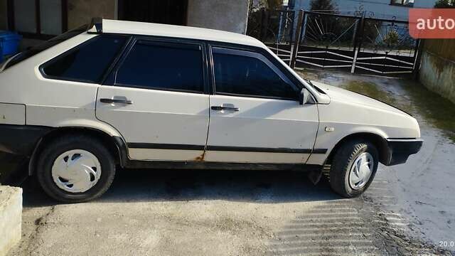 Белый ВАЗ 2109, объемом двигателя 1.5 л и пробегом 100 тыс. км за 800 $, фото 2 на Automoto.ua