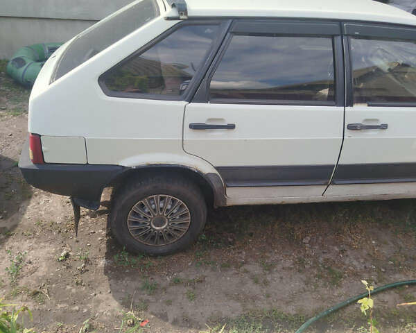 Белый ВАЗ 2109, объемом двигателя 1.5 л и пробегом 190 тыс. км за 500 $, фото 4 на Automoto.ua