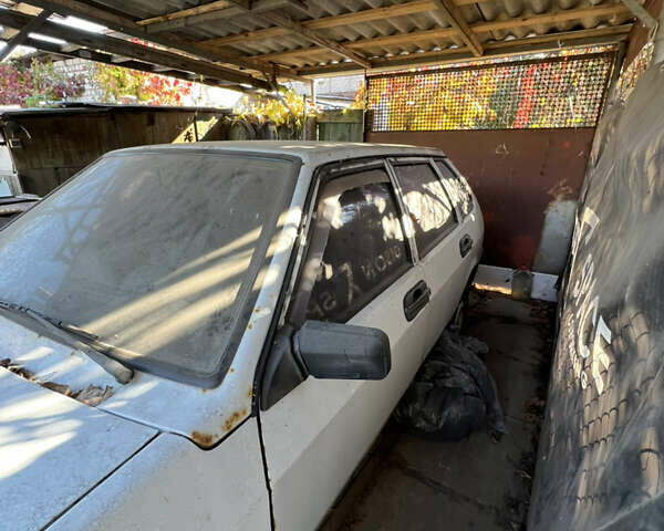 ВАЗ 2109 1997 в Запорожье на Automoto.ua Белый ВАЗ 2109, объемом двигателя 1.5 л и пробегом 300 тыс. км за 950 $, фото 5 на Automoto.ua