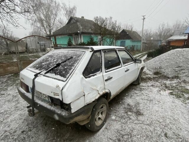 Белый ВАЗ 2109, объемом двигателя 1.5 л и пробегом 777 тыс. км за 500 $, фото 3 на Automoto.ua