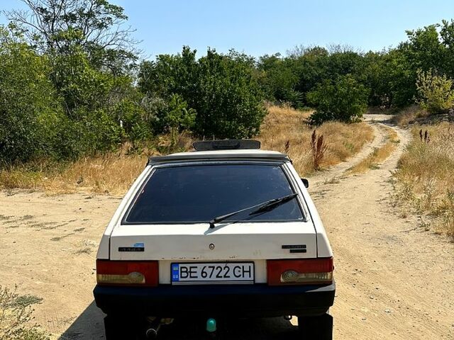 Белый ВАЗ 2109, объемом двигателя 1.5 л и пробегом 150 тыс. км за 1200 $, фото 1 на Automoto.ua