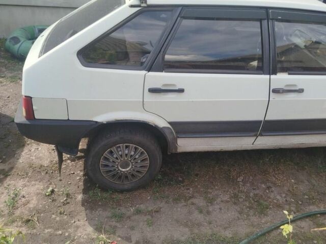 Белый ВАЗ 2109, объемом двигателя 1.5 л и пробегом 190 тыс. км за 600 $, фото 3 на Automoto.ua