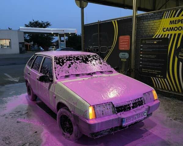 Белый ВАЗ 2109, объемом двигателя 1.5 л и пробегом 140 тыс. км за 1800 $, фото 2 на Automoto.ua