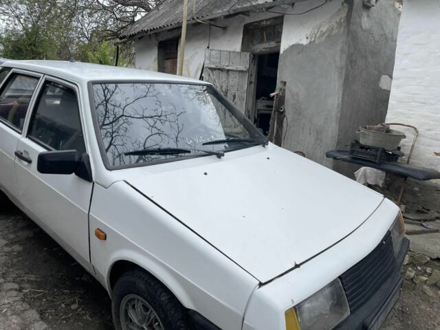 Белый ВАЗ 2109, объемом двигателя 1.5 л и пробегом 226 тыс. км за 650 $, фото 2 на Automoto.ua
