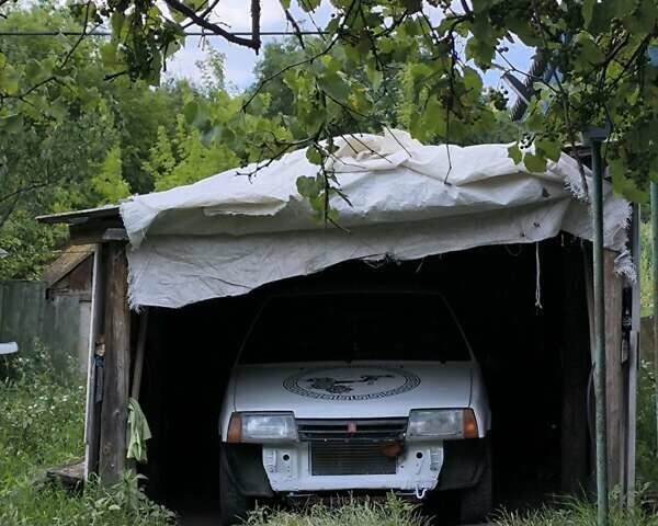 Белый ВАЗ 2109, объемом двигателя 1.5 л и пробегом 140 тыс. км за 1800 $, фото 1 на Automoto.ua