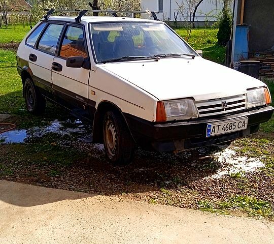 Білий ВАЗ 2109, об'ємом двигуна 1.5 л та пробігом 300 тис. км за 500 $, фото 1 на Automoto.ua