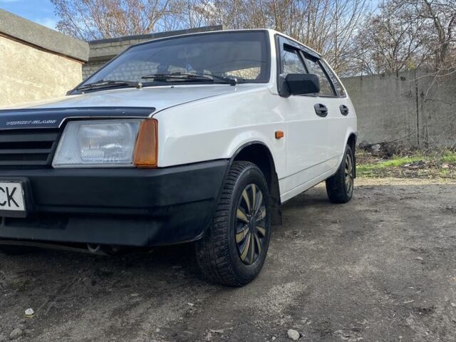 Белый ВАЗ 2109, объемом двигателя 1.5 л и пробегом 50 тыс. км за 2000 $, фото 4 на Automoto.ua