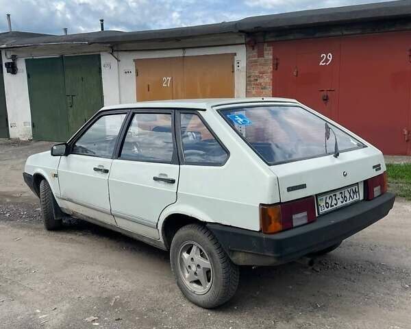 Белый ВАЗ 2109, объемом двигателя 1.5 л и пробегом 93 тыс. км за 1050 $, фото 5 на Automoto.ua