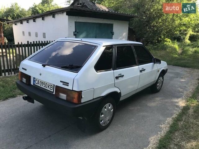 Белый ВАЗ 2109, объемом двигателя 1.5 л и пробегом 200 тыс. км за 1650 $, фото 3 на Automoto.ua