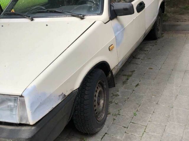 Белый ВАЗ 2109, объемом двигателя 1.3 л и пробегом 100 тыс. км за 673 $, фото 2 на Automoto.ua