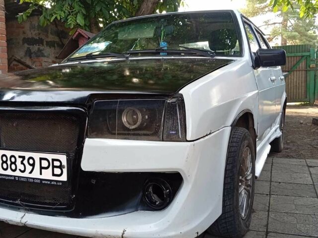 Белый ВАЗ 2109, объемом двигателя 1.5 л и пробегом 30 тыс. км за 1074 $, фото 3 на Automoto.ua