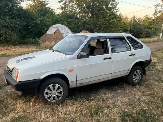 Белый ВАЗ 2109, объемом двигателя 0 л и пробегом 200 тыс. км за 803 $, фото 2 на Automoto.ua