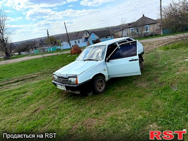 Белый ВАЗ 2109, объемом двигателя 1.5 л и пробегом 0 тыс. км за 360 $, фото 2 на Automoto.ua