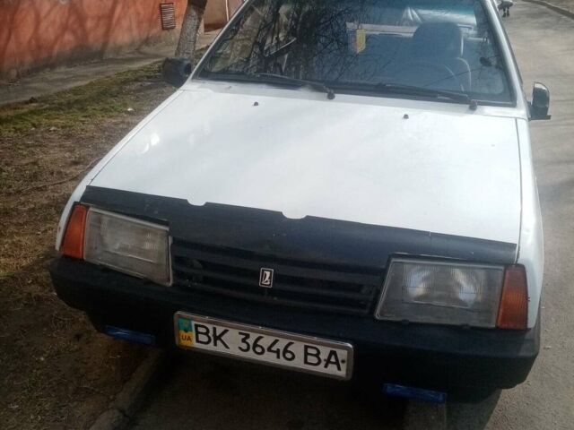 Белый ВАЗ 2109, объемом двигателя 1.5 л и пробегом 365 тыс. км за 850 $, фото 4 на Automoto.ua