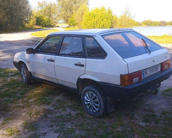 Белый ВАЗ 2109, объемом двигателя 1.5 л и пробегом 30 тыс. км за 880 $, фото 4 на Automoto.ua