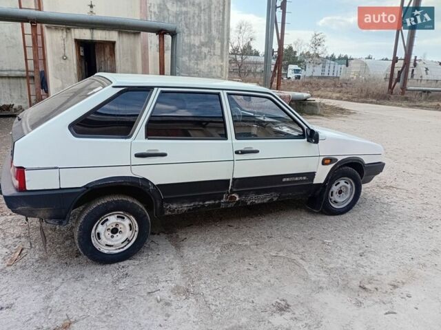 Білий ВАЗ 2109, об'ємом двигуна 1.5 л та пробігом 329 тис. км за 1000 $, фото 2 на Automoto.ua