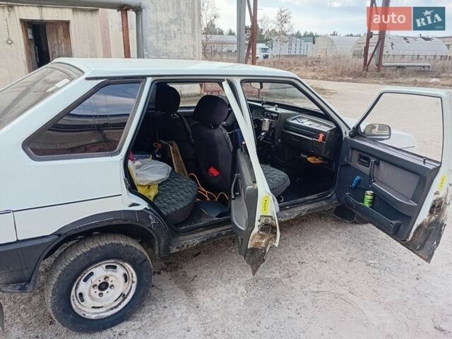Белый ВАЗ 2109, объемом двигателя 1.5 л и пробегом 329 тыс. км за 1000 $, фото 5 на Automoto.ua
