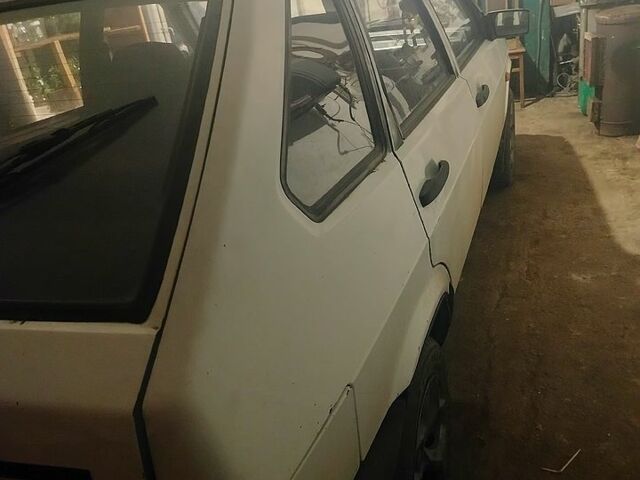 Білий ВАЗ 2109, об'ємом двигуна 1.5 л та пробігом 230 тис. км за 850 $, фото 7 на Automoto.ua