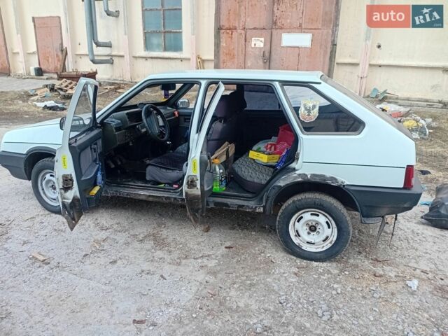 Білий ВАЗ 2109, об'ємом двигуна 1.5 л та пробігом 329 тис. км за 1100 $, фото 4 на Automoto.ua