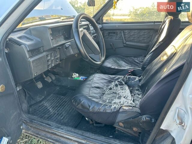 Белый ВАЗ 2109, объемом двигателя 1.5 л и пробегом 300 тыс. км за 1050 $, фото 9 на Automoto.ua