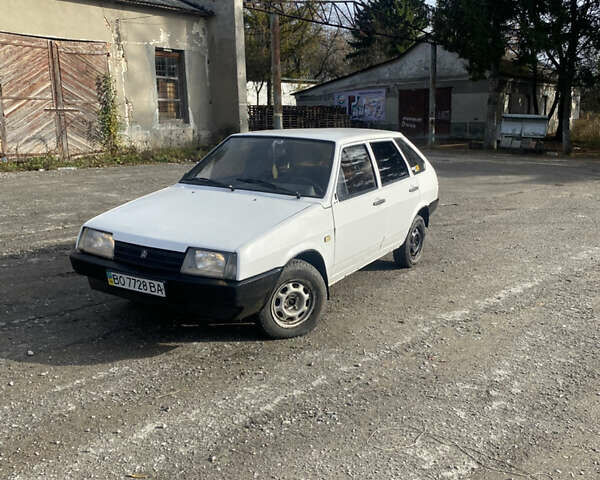 Білий ВАЗ 2109, об'ємом двигуна 1.5 л та пробігом 300 тис. км за 550 $, фото 1 на Automoto.ua