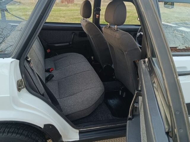 Белый ВАЗ 2109, объемом двигателя 1.3 л и пробегом 128 тыс. км за 1950 $, фото 12 на Automoto.ua