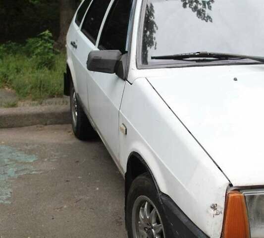 Білий ВАЗ 2109, об'ємом двигуна 1.5 л та пробігом 300 тис. км за 700 $, фото 2 на Automoto.ua