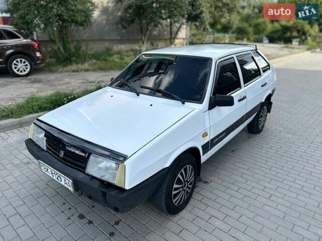 Белый ВАЗ 2109, объемом двигателя 1.5 л и пробегом 230 тыс. км за 1399 $, фото 3 на Automoto.ua