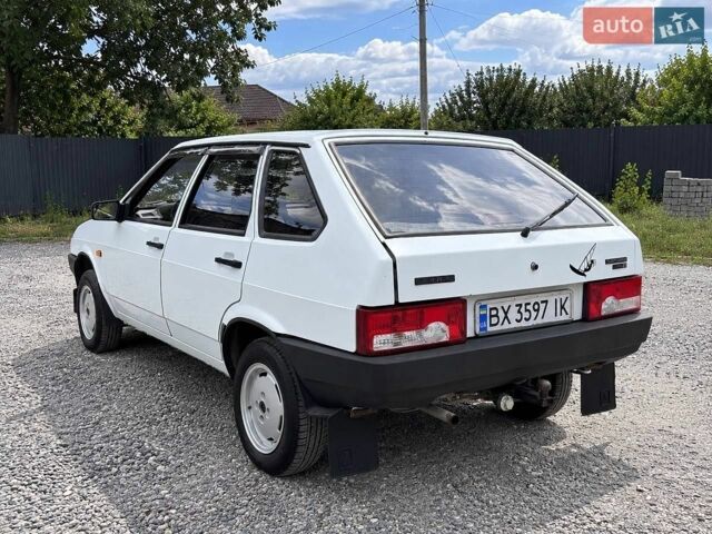 Белый ВАЗ 2109, объемом двигателя 1.5 л и пробегом 195 тыс. км за 1500 $, фото 2 на Automoto.ua