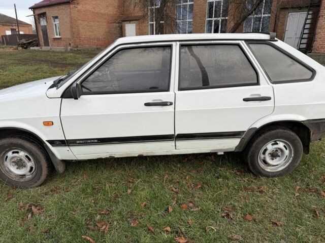 Білий ВАЗ 2109, об'ємом двигуна 1.5 л та пробігом 220 тис. км за 1100 $, фото 6 на Automoto.ua