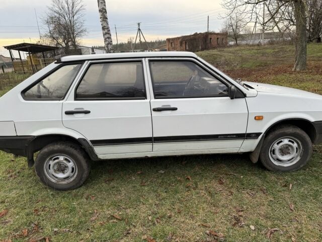 Білий ВАЗ 2109, об'ємом двигуна 1.5 л та пробігом 220 тис. км за 1100 $, фото 4 на Automoto.ua