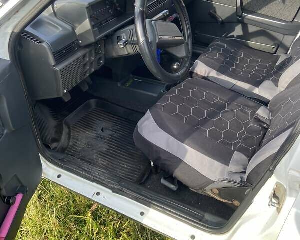 Белый ВАЗ 2109, объемом двигателя 1.5 л и пробегом 100 тыс. км за 1600 $, фото 5 на Automoto.ua