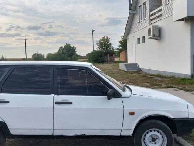 Белый ВАЗ 2109, объемом двигателя 1.3 л и пробегом 1000 тыс. км за 510 $, фото 3 на Automoto.ua