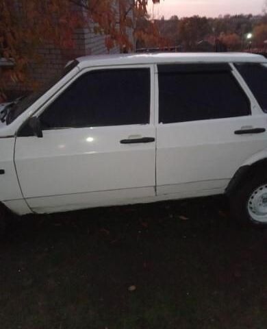Белый ВАЗ 2109, объемом двигателя 1.5 л и пробегом 70 тыс. км за 645 $, фото 2 на Automoto.ua