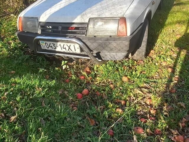 Белый ВАЗ 2109, объемом двигателя 1.5 л и пробегом 50 тыс. км за 400 $, фото 1 на Automoto.ua