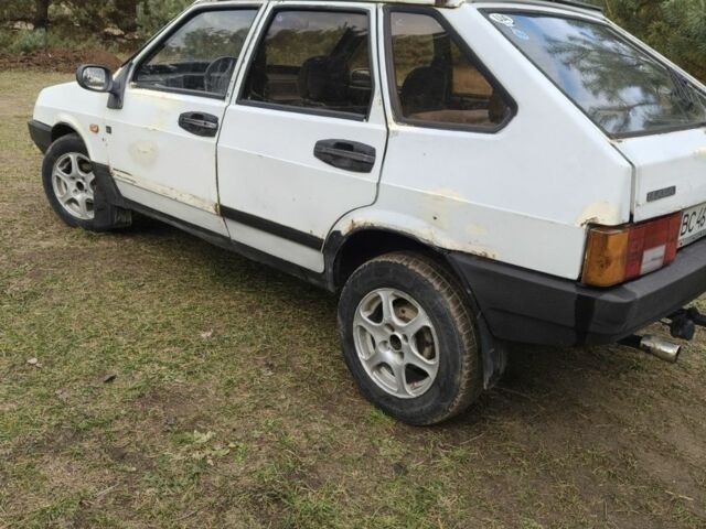 Белый ВАЗ 2109, объемом двигателя 1.5 л и пробегом 86 тыс. км за 750 $, фото 3 на Automoto.ua