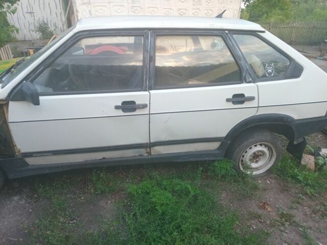 ВАЗ 2109 1992 в Новомосковске на Automoto.ua Белый ВАЗ 2109, объемом двигателя 0 л и пробегом 55 тыс. км за 96 $, фото 1 на Automoto.ua