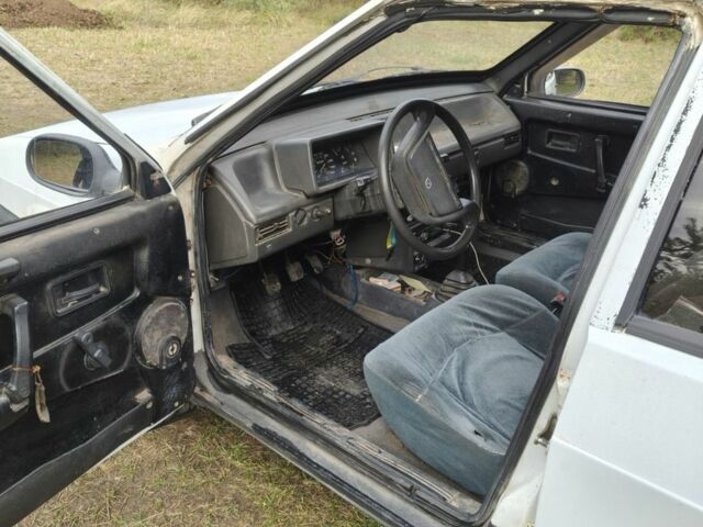 Белый ВАЗ 2109, объемом двигателя 1.5 л и пробегом 86 тыс. км за 750 $, фото 4 на Automoto.ua