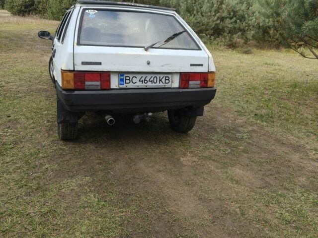 Белый ВАЗ 2109, объемом двигателя 1.5 л и пробегом 86 тыс. км за 750 $, фото 2 на Automoto.ua