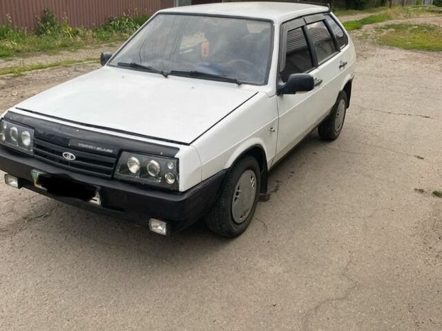 Белый ВАЗ 2109, объемом двигателя 1.3 л и пробегом 200 тыс. км за 700 $, фото 3 на Automoto.ua