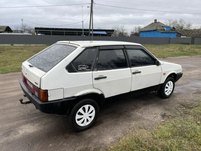 Белый ВАЗ 2109, объемом двигателя 1.3 л и пробегом 25 тыс. км за 476 $, фото 4 на Automoto.ua