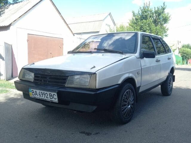 Белый ВАЗ 2109, объемом двигателя 1.3 л и пробегом 100 тыс. км за 648 $, фото 1 на Automoto.ua