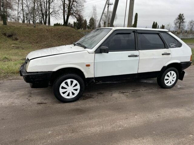 Белый ВАЗ 2109, объемом двигателя 1.3 л и пробегом 25 тыс. км за 476 $, фото 1 на Automoto.ua