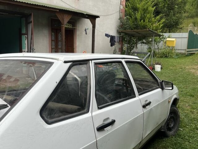 Белый ВАЗ 2109, объемом двигателя 0 л и пробегом 50 тыс. км за 475 $, фото 2 на Automoto.ua