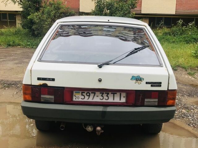 Белый ВАЗ 2109, объемом двигателя 1.5 л и пробегом 235 тыс. км за 577 $, фото 2 на Automoto.ua