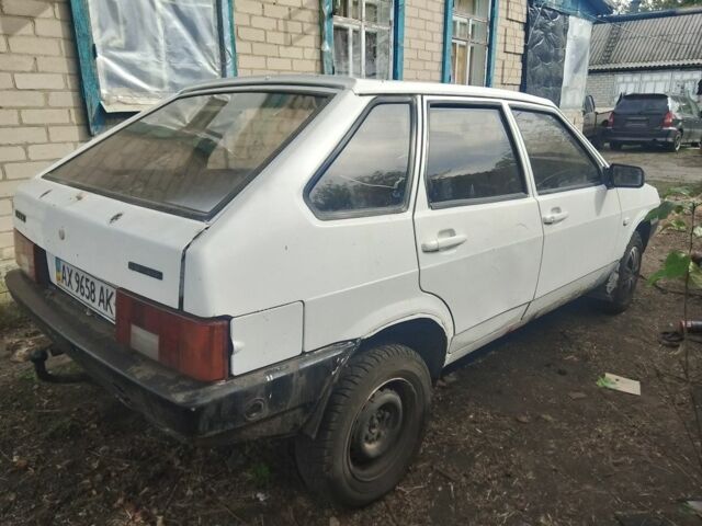 Белый ВАЗ 2109, объемом двигателя 1.5 л и пробегом 200 тыс. км за 672 $, фото 2 на Automoto.ua