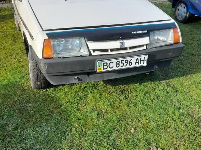 Белый ВАЗ 2109, объемом двигателя 0 л и пробегом 77 тыс. км за 1000 $, фото 6 на Automoto.ua