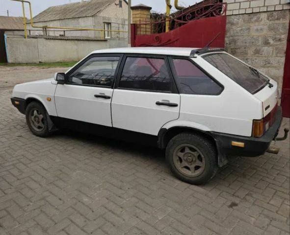 Белый ВАЗ 2109, объемом двигателя 1.5 л и пробегом 170 тыс. км за 1200 $, фото 1 на Automoto.ua