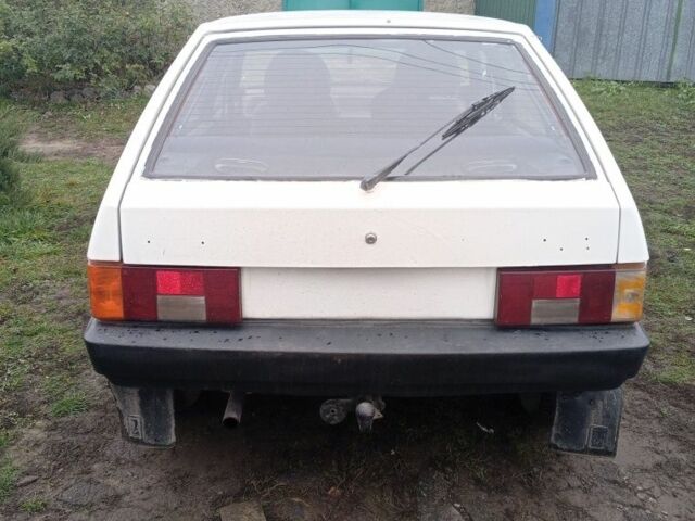 Белый ВАЗ 2109, объемом двигателя 1.3 л и пробегом 230 тыс. км за 1500 $, фото 1 на Automoto.ua